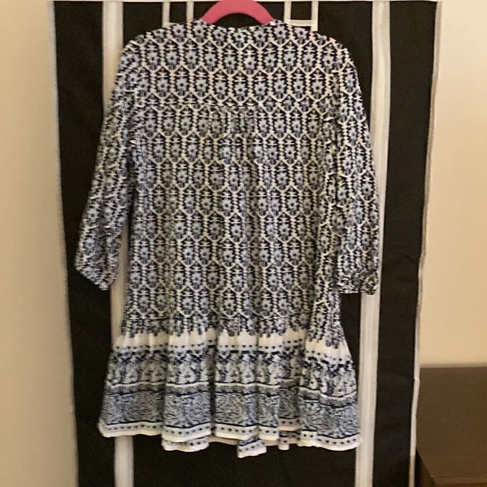 CoolChange Kids Coverup/Dress in Blue & White print. Size 8.
